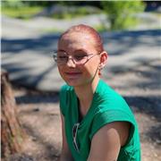 Diplômée d'un baccalauréat général, avec comme spécialités SVT et Physique Chimie.
Actuellement en CAP AEPE en distanciel.